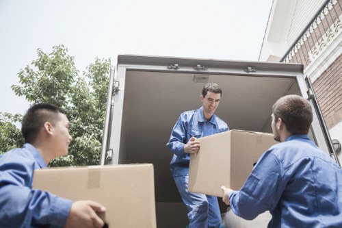 Residential and commercial packing and unpacking services in Waterloo